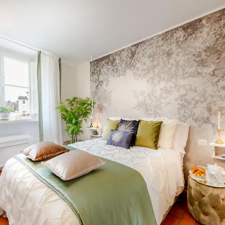 Apartment With Lucca Square Views * Lucca